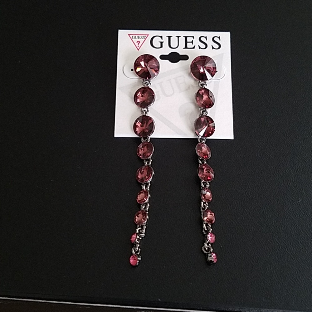 NWT Women's Guess Drop earrings pierced